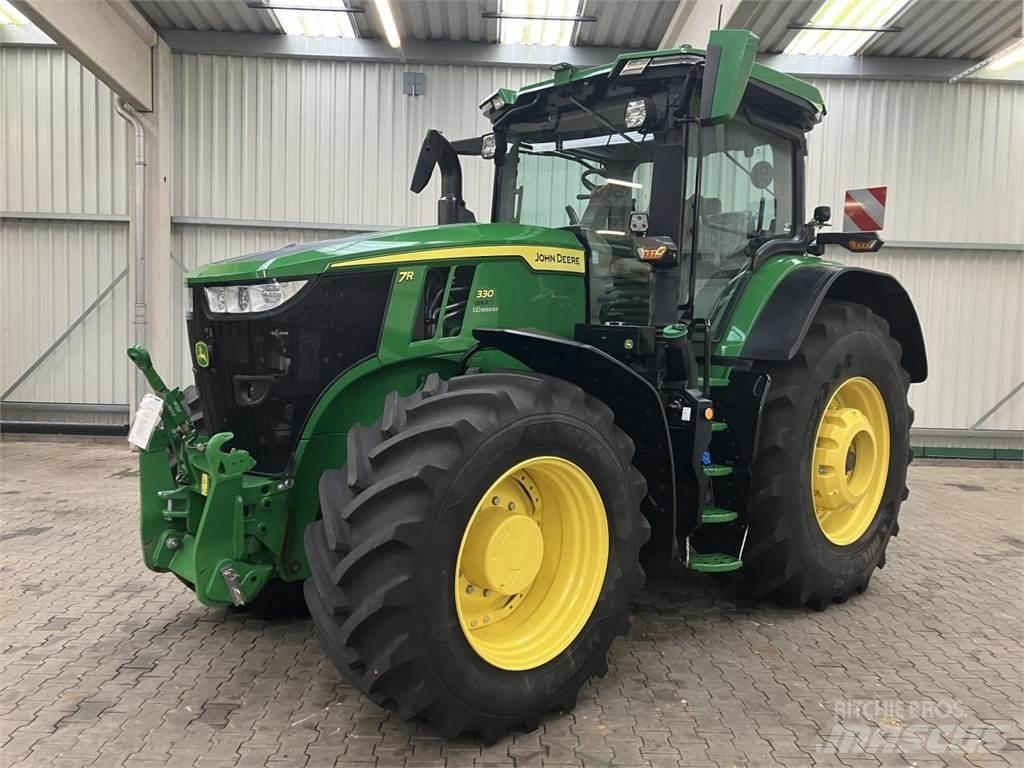 John Deere 7R 330 Трактори