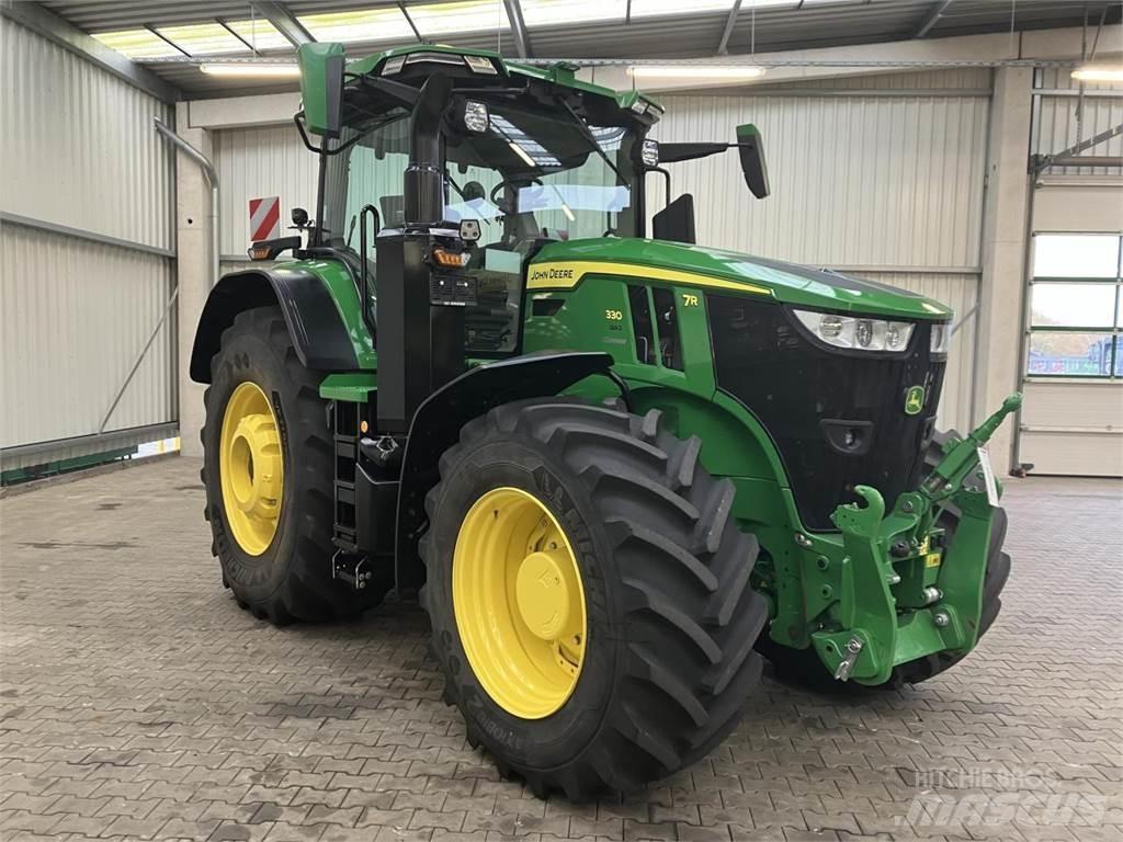John Deere 7R 330 Трактори