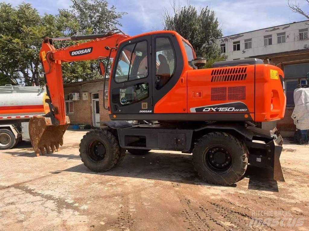 Doosan DH150W Колесни екскаватори