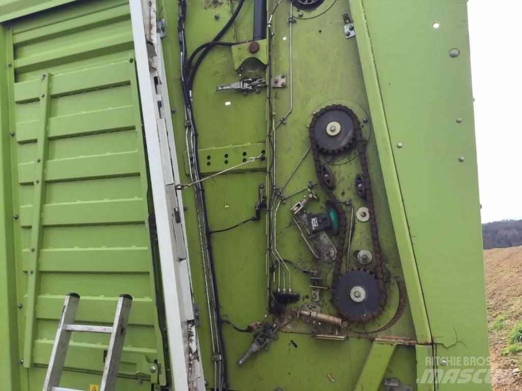 CLAAS 9400 Ремаркета за зърно / силаж
