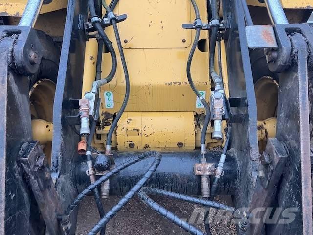 CAT IT 14 G Колесни товарачи