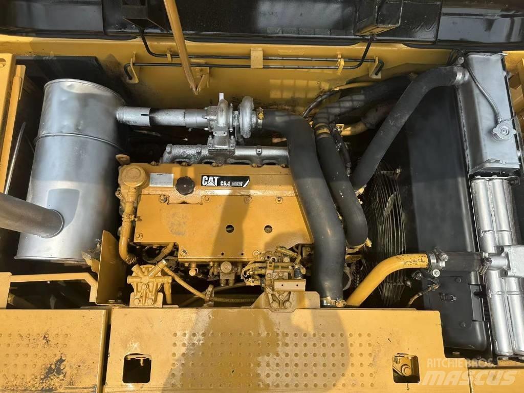 CAT 320 D Верижен екскаватор
