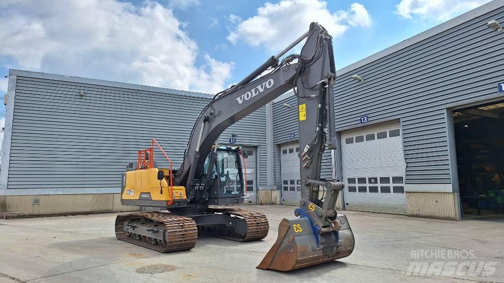 Volvo EC220E Верижен екскаватор