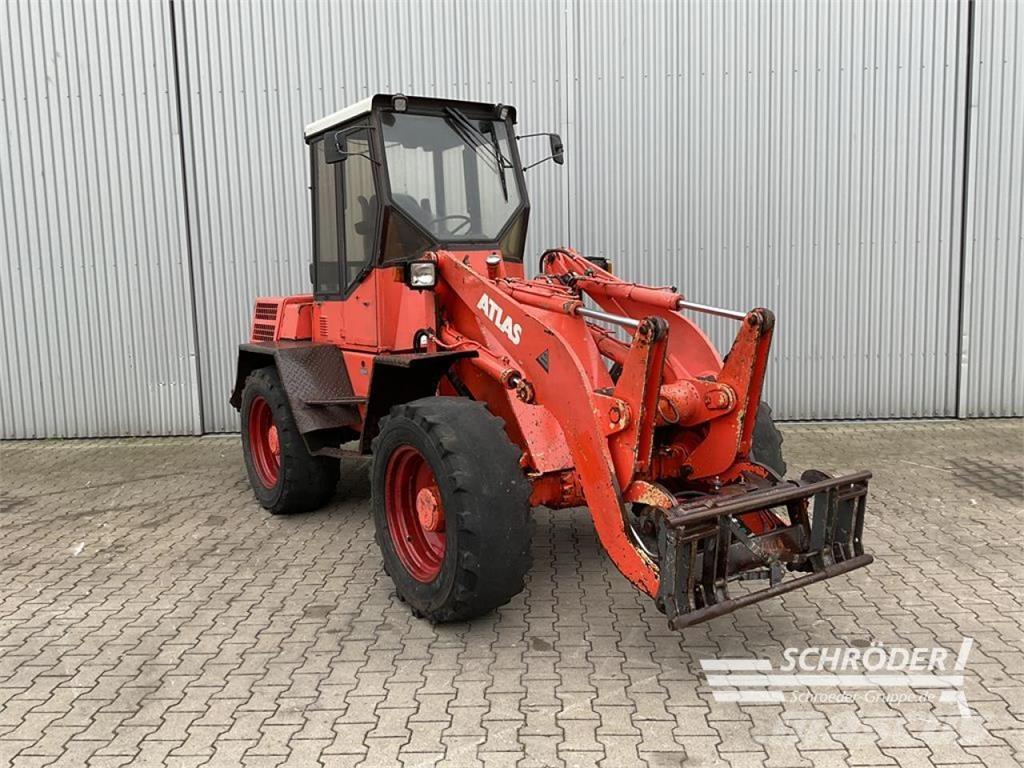 Atlas 82 E Колесни товарачи