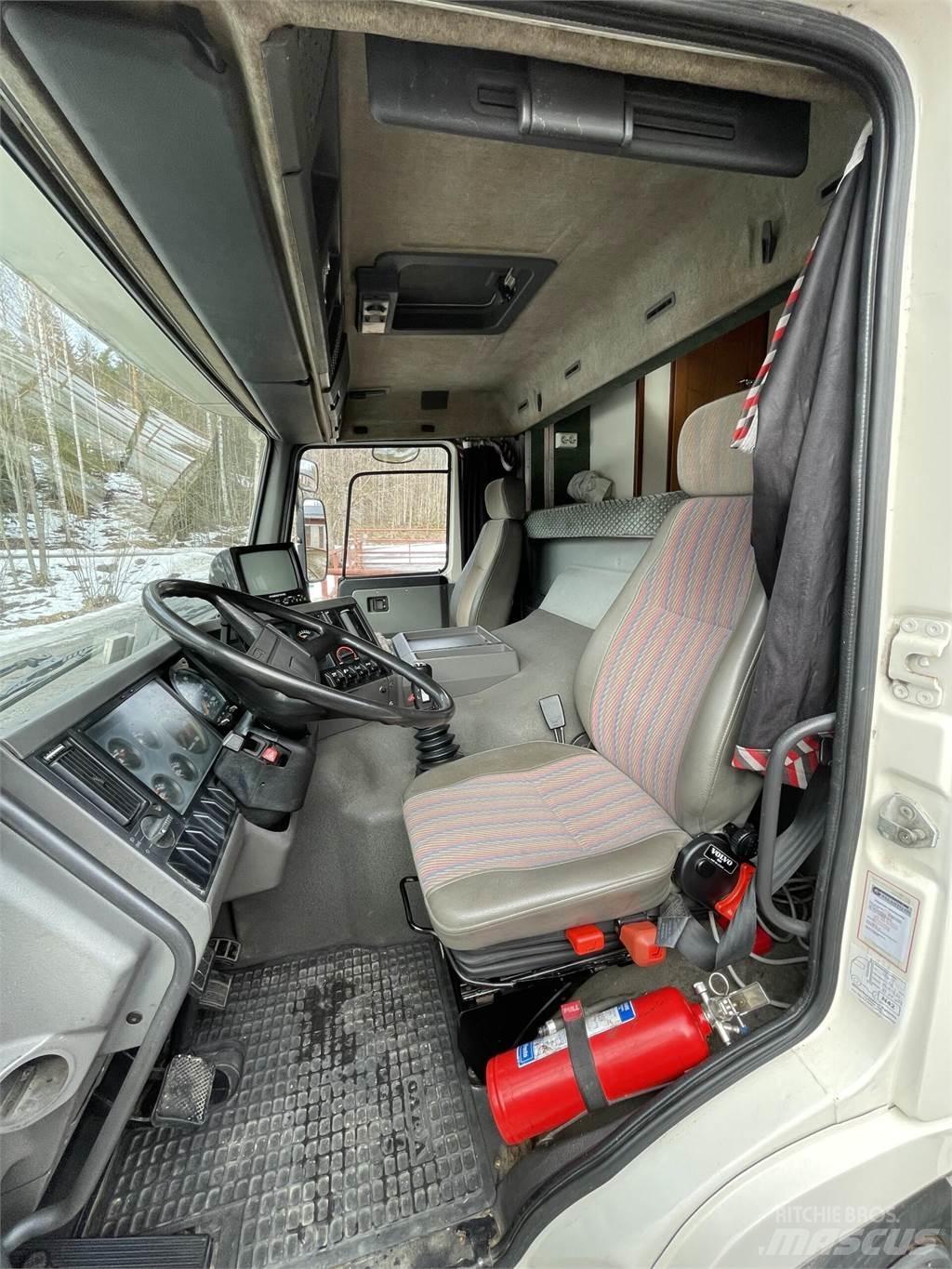 Volvo FL7 Камиони за превоз на животни
