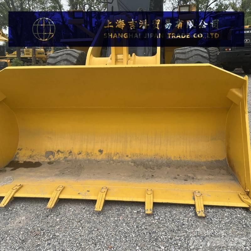 Komatsu WA 380 Колесни товарачи