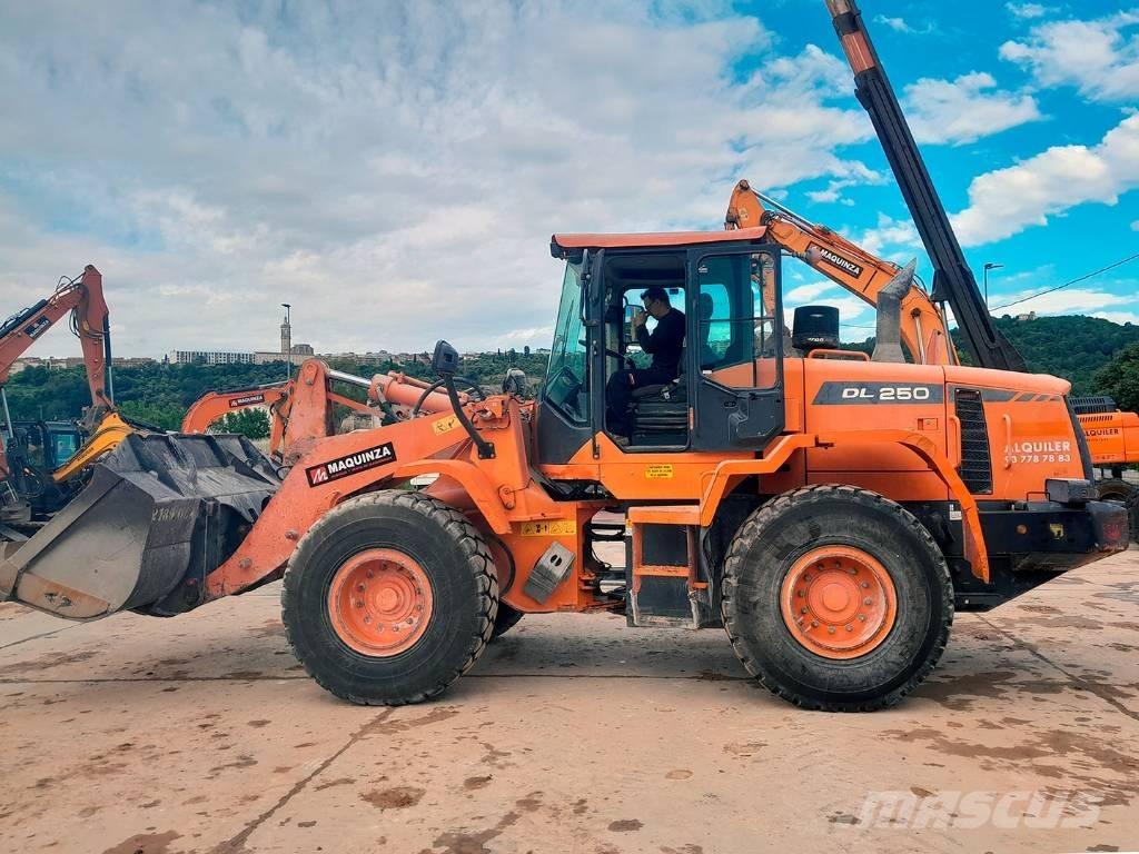 Doosan DL 250-3 Колесни товарачи