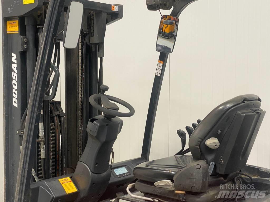 Doosan B35X-7 Електрически вилични кари-повдигачи