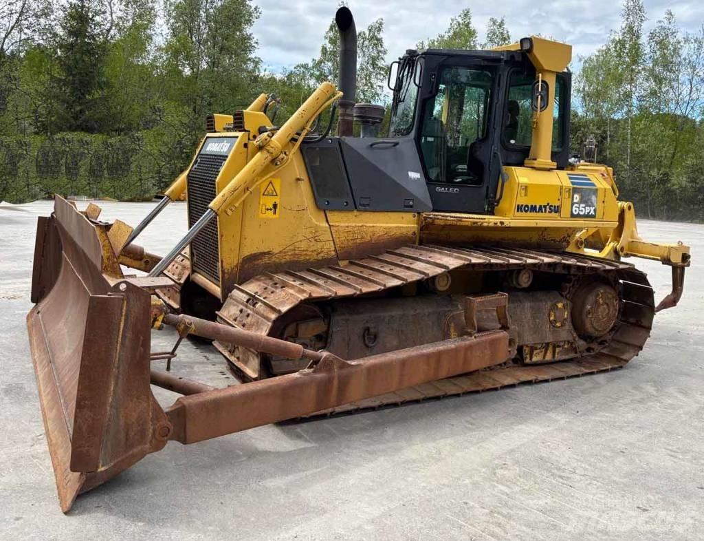 Komatsu D 65 PX-15 Верижни булдозери
