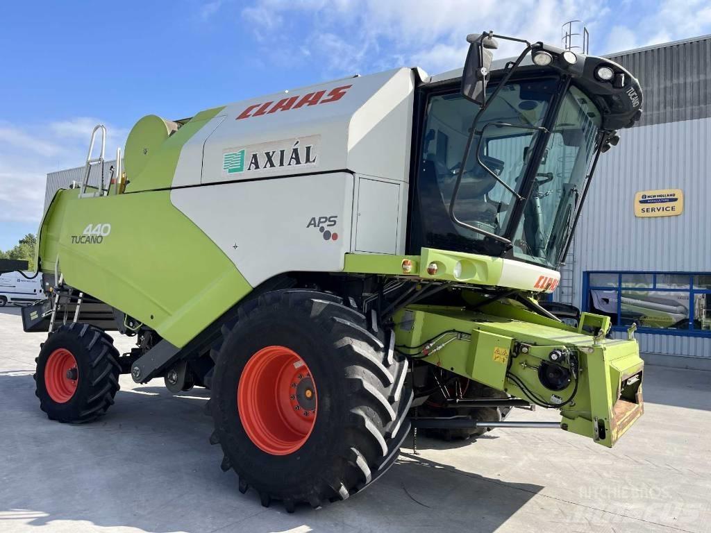 CLAAS Tucano 440 Комбайни