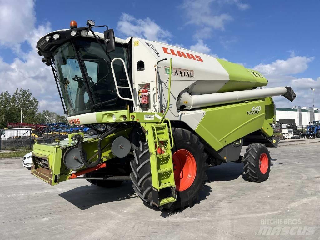 CLAAS Tucano 440 Комбайни