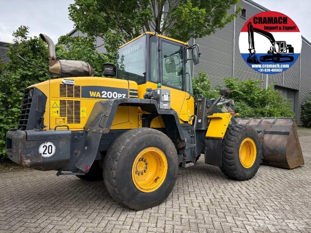 Komatsu WA 200 PZ-6 Колесни товарачи