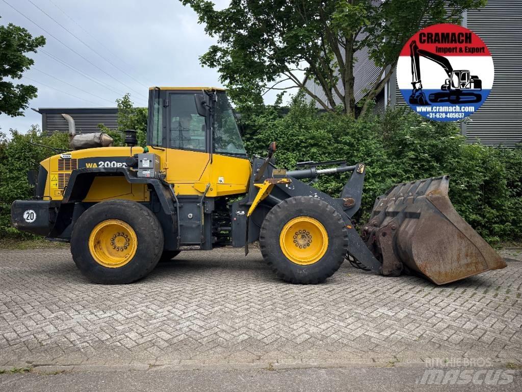 Komatsu WA 200 PZ-6 Колесни товарачи