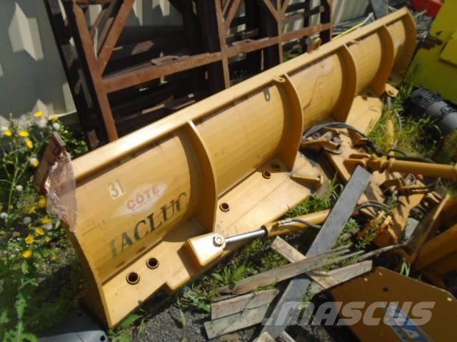 CASE 721 F Колесни товарачи
