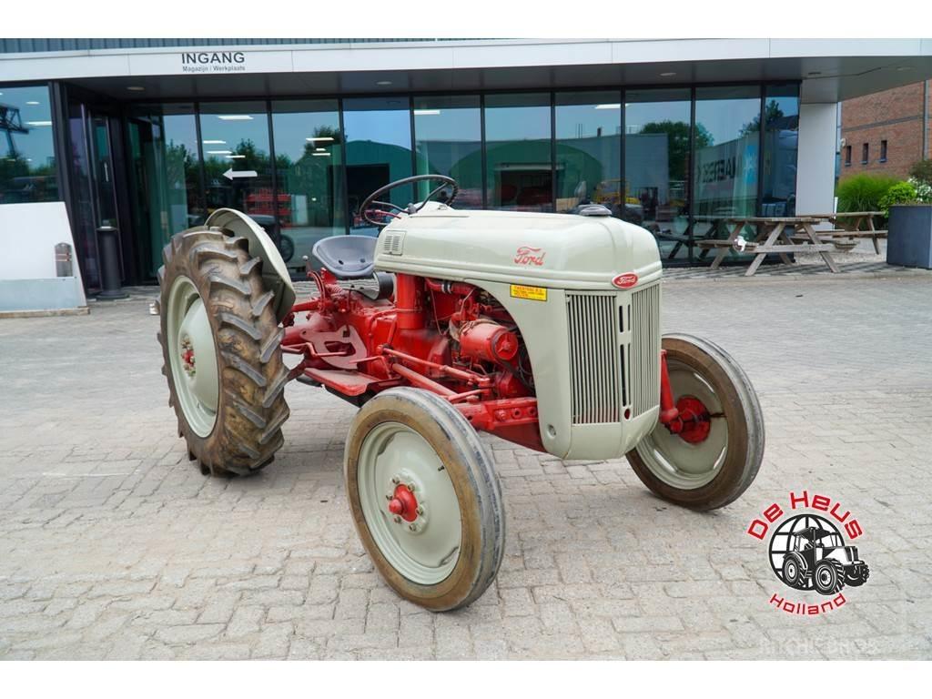 Ford Dearborn Трактори