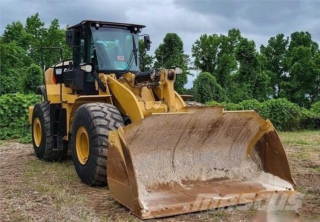 CAT 966M Колесни товарачи