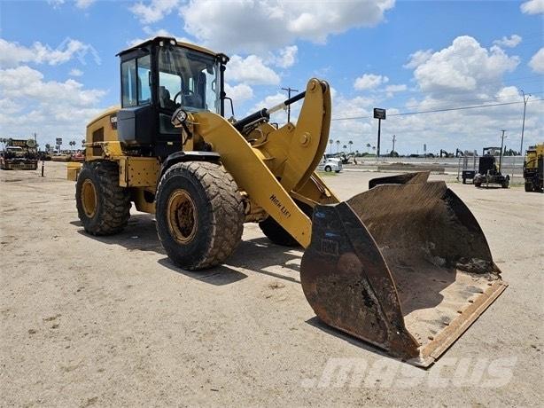 CAT 966M Колесни товарачи