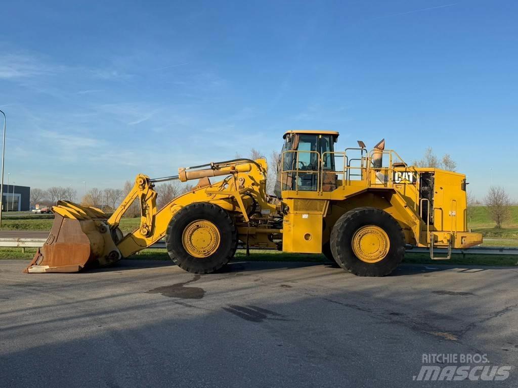 CAT 988G Колесни товарачи