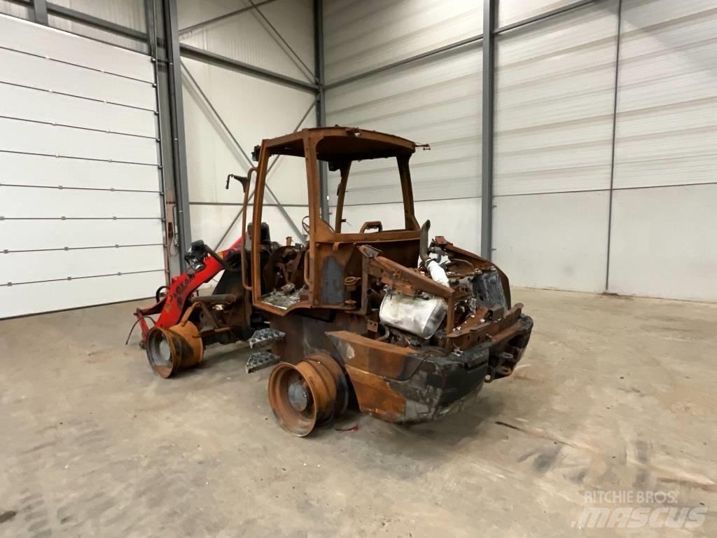 JCB loader Колесни товарачи