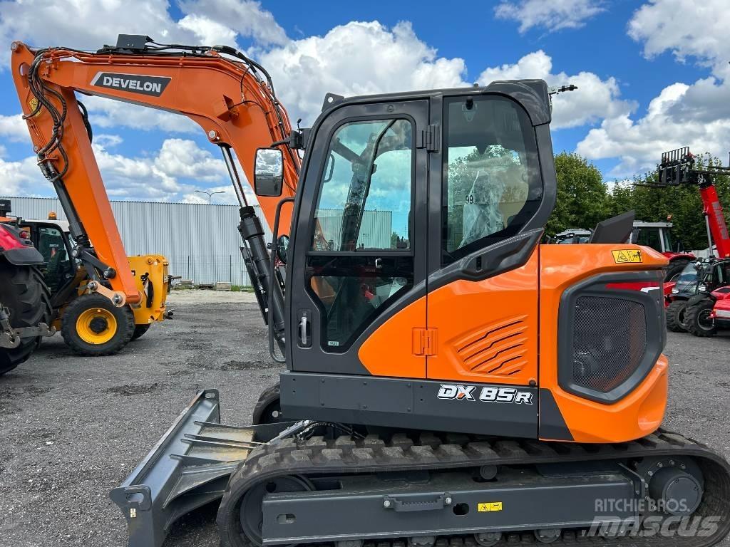 Develon DX85R-7 Средни екскаватори 7т - 12т