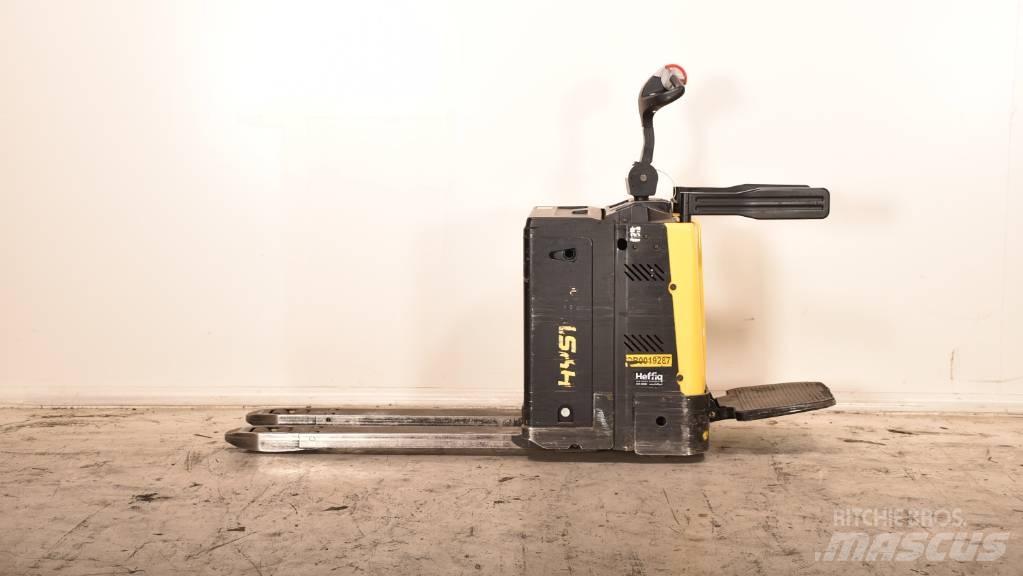 Hyster P 2.0 S Транспалетни колички с платформи
