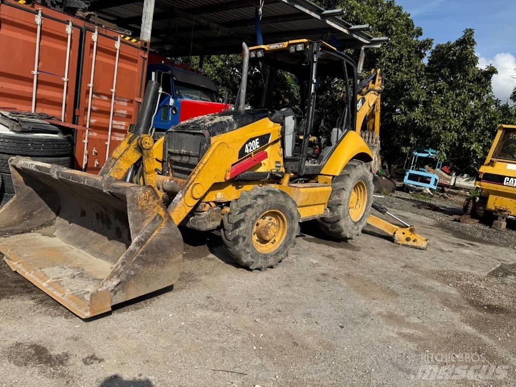 CAT 420 E Товарач със заден ексватор