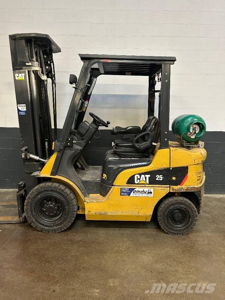 CAT GP 25 N Камиони с АГУ