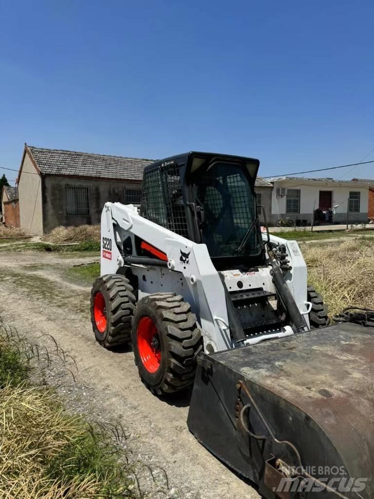 Bobcat S 220 Мини товарачи
