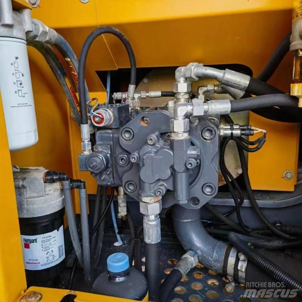 XCMG XE 135 D Верижен екскаватор