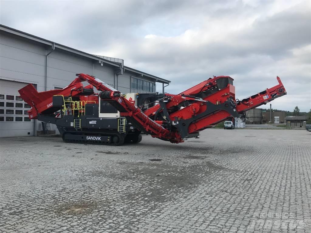 Sandvik QH 332 DDHS Мобилни трошачки
