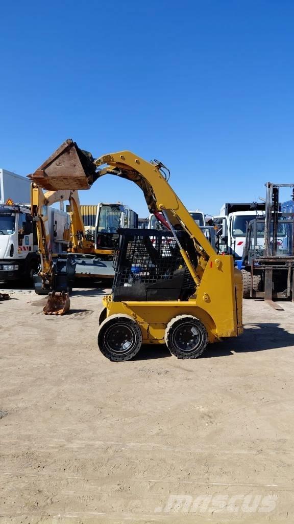 CAT 216 B Мини товарачи