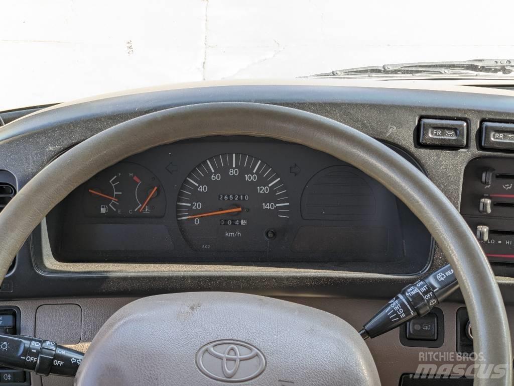 Toyota Coaster Bus Мини бусове