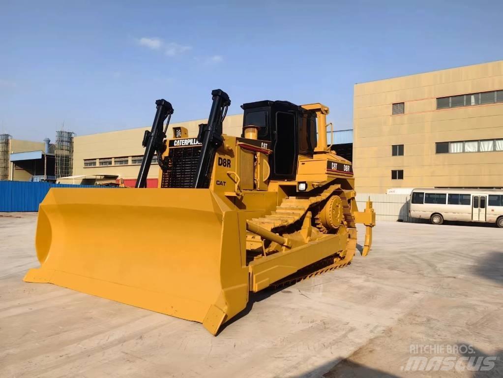 CAT D8R Верижни булдозери
