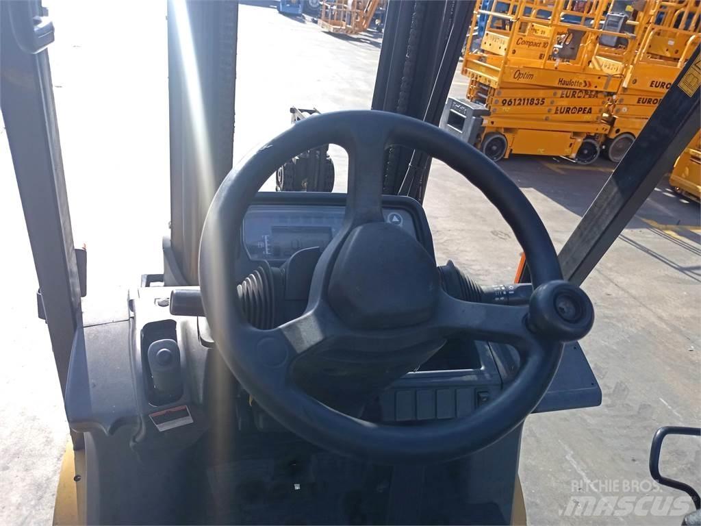 CAT DP18NTD Дизелови камиони