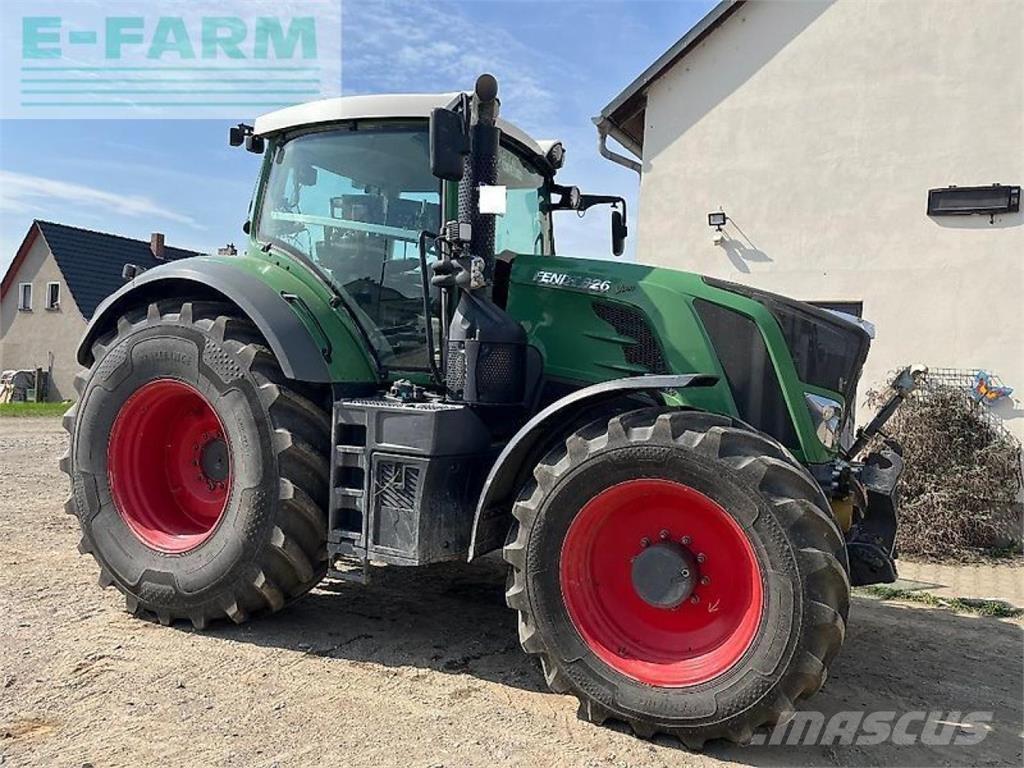 Fendt 826 vario Трактори