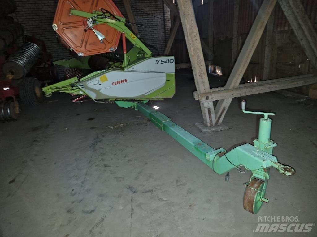 CLAAS Tucano 320 Комбайни