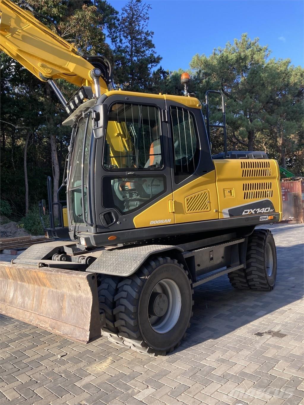 Doosan DX140W-5 Колесни екскаватори