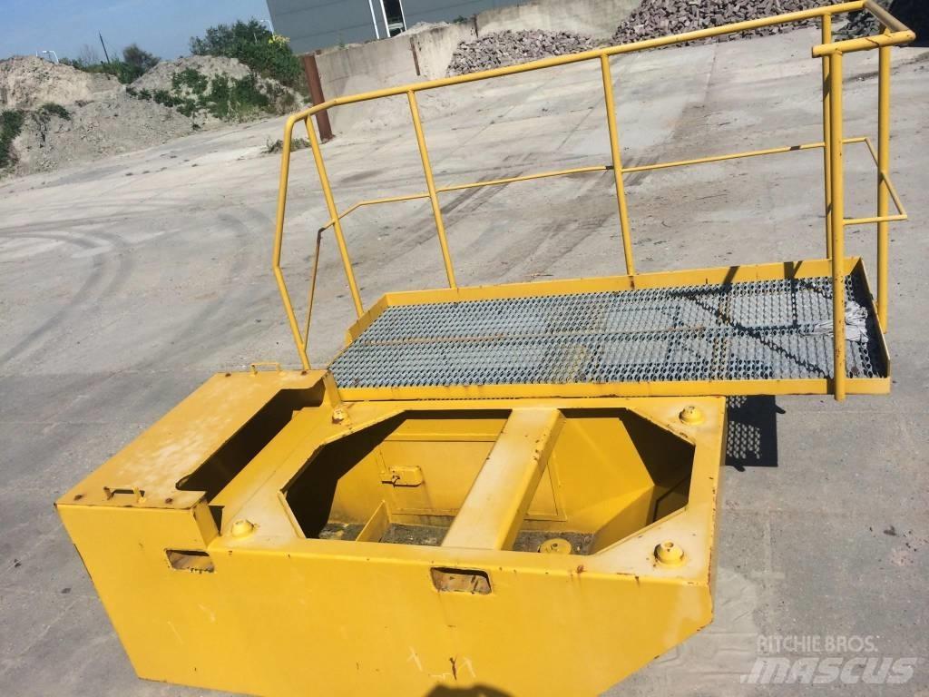 Hitachi EX455 Кабина