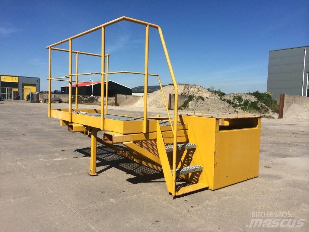 Hitachi EX455 Кабина