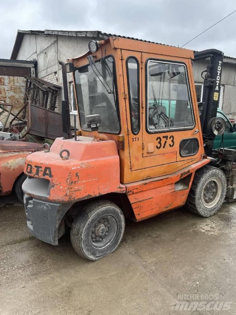 Toyota FD 35 Дизелови камиони