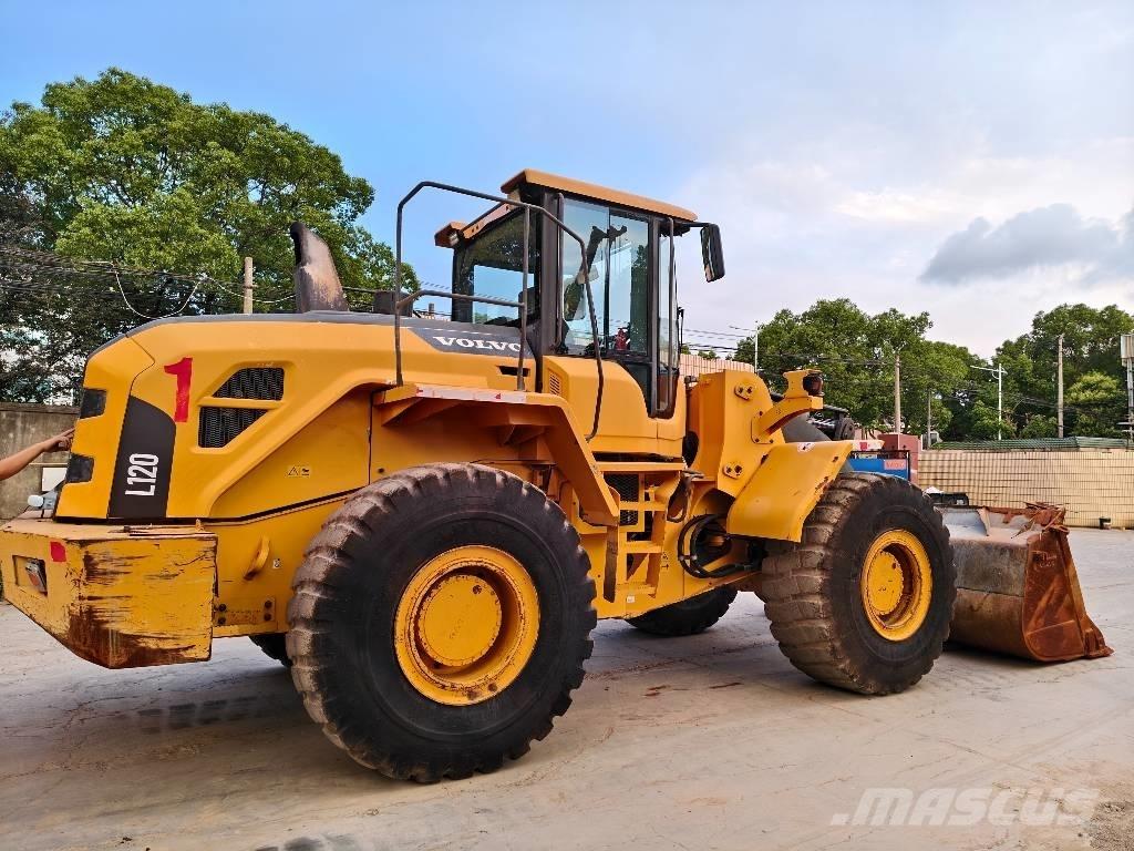 Volvo L 120 Колесни товарачи