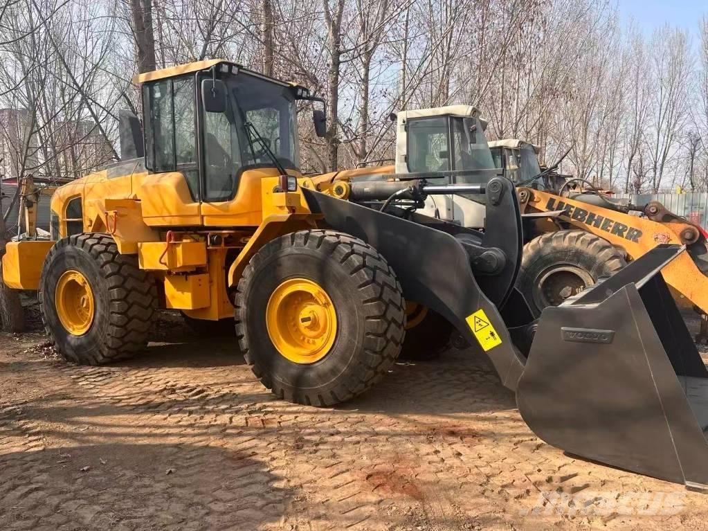 Volvo L 120 Колесни товарачи