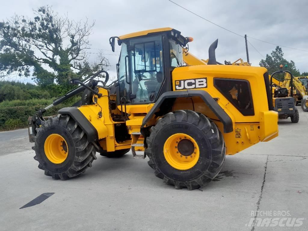 JCB 427 Колесни товарачи