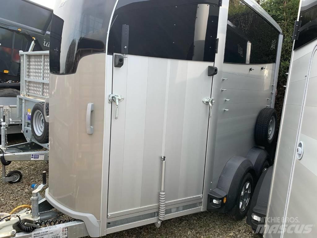 Ifor Williams HBX506 Ремаркета за превоз на животни