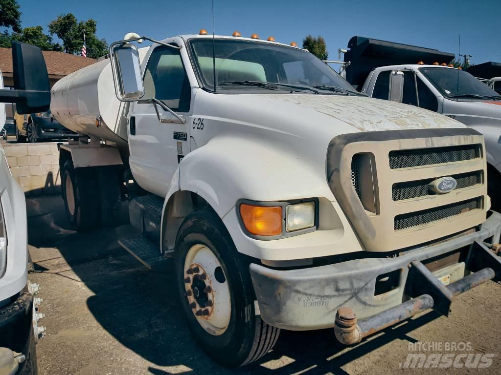 Ford F 750 XL SD Цистерни за вода
