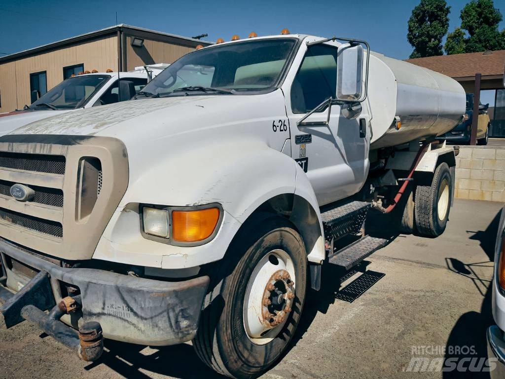 Ford F 750 XL SD Цистерни за вода
