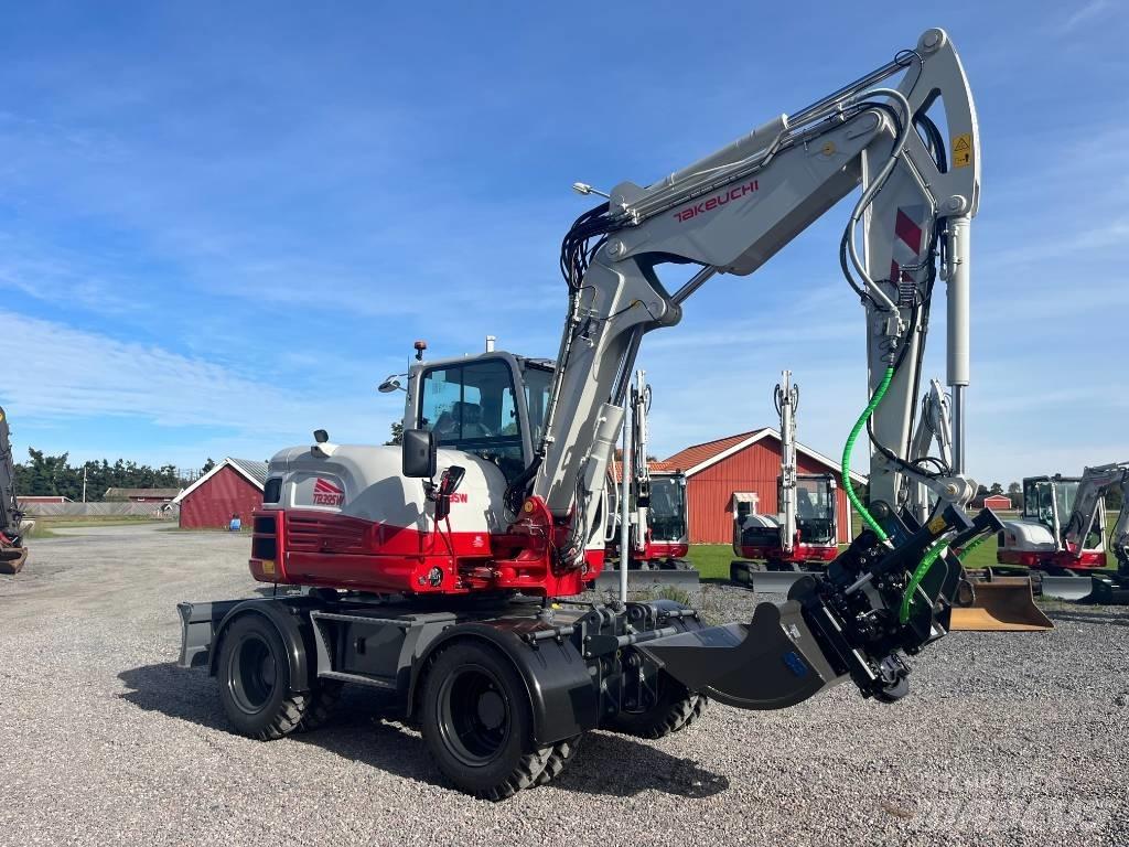 Takeuchi TB 395 W Колесни екскаватори