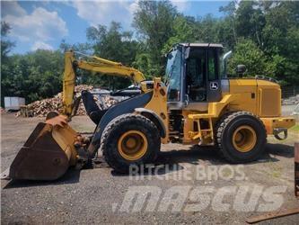 John Deere 624k Колесни товарачи