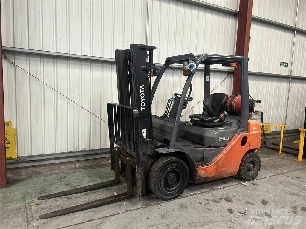 Toyota 02-8FGF20 Камиони с АГУ