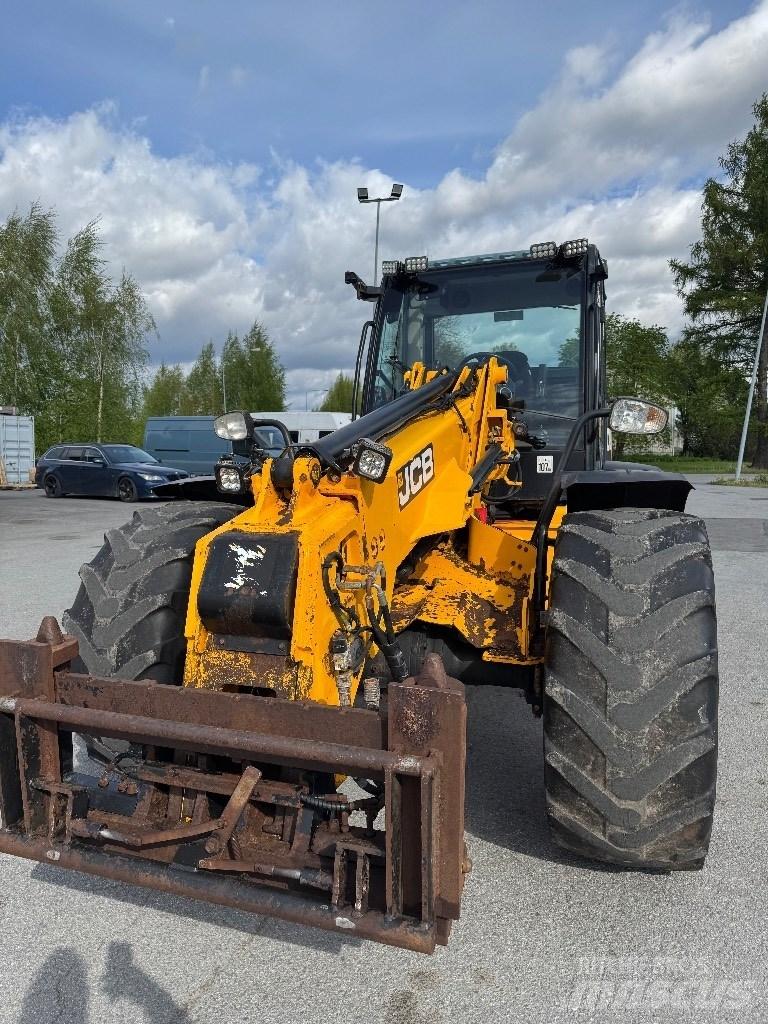 JCB TM 320 S Колесни товарачи